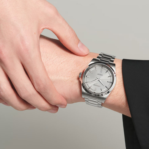 detail Longines Conquest L3.830.4.72.6