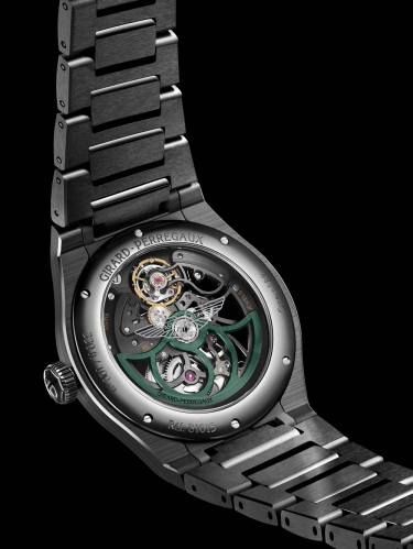 detail Girard-Perregaux Laureato Skeleton Aston Martin Edition 81015-32-3538-32A