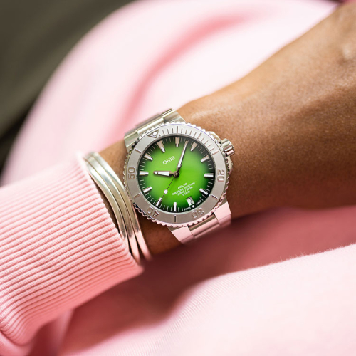 detail Oris Aquis Payoon Limited Edition 01 400 7763 4117-Set