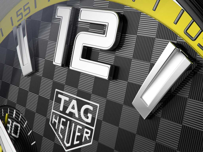 detail Tag Heuer Formula 1 Quartz Chronograph CAZ101AC.BA0842