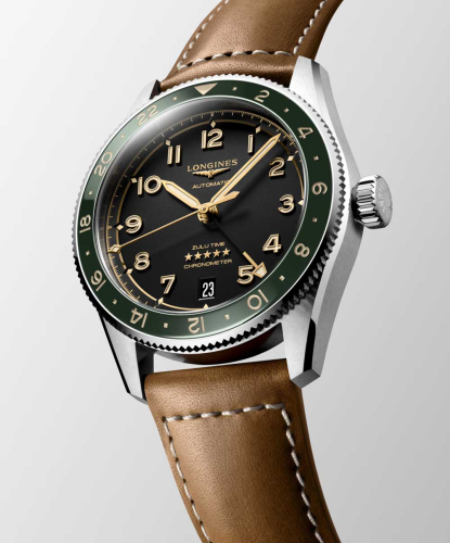 detail Longines Spirit Zulu Time L3.802.4.63.2