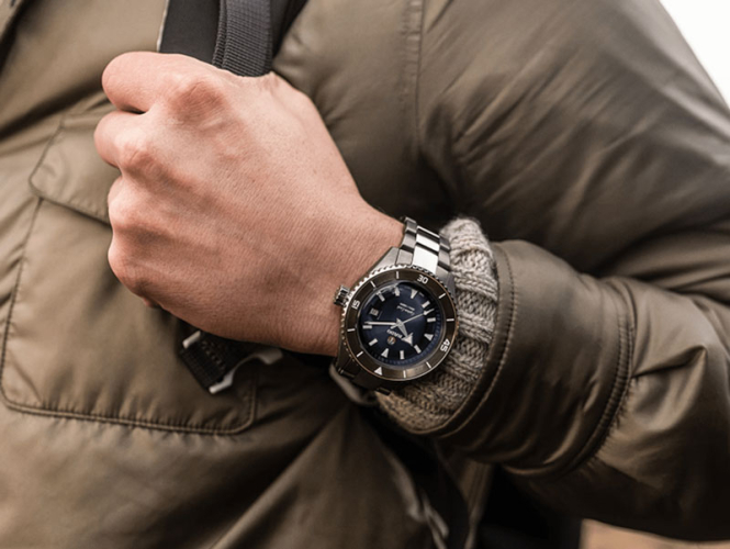 detail Rado Captain Cook High-Tech Ceramic Diver R32144202