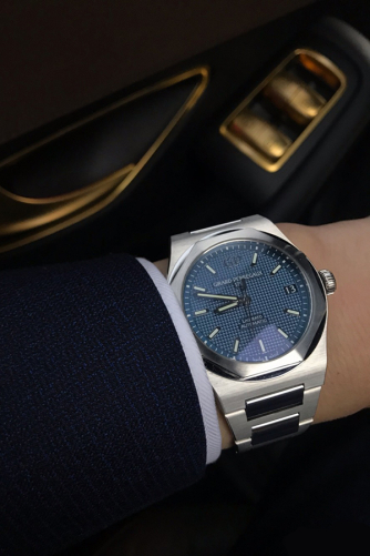 detail Girard-Perregaux Laureato 81010-11-431-11A