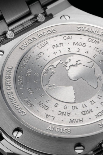 detail Maurice Lacroix Aikon Venturer GMT AI6158-SS002-130-1