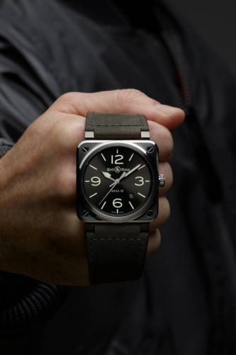 detail Bell & Ross BR 03-92 Grey Lum BR0392-GC3-ST/SCA