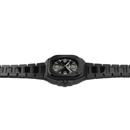 detail Bell & Ross BR 05 Black Ceramic BR05A-BL-CE/SCE