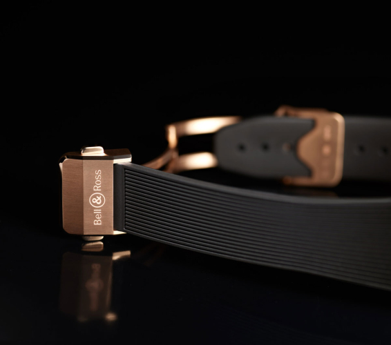 detail Bell & Ross BR 05 Skeleton Gold BR05A-PG-SK-PG/SRB