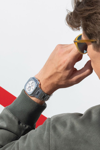 detail Bell & Ross BR 05 Chrono White Hawk BR05C-SI-ST/SST