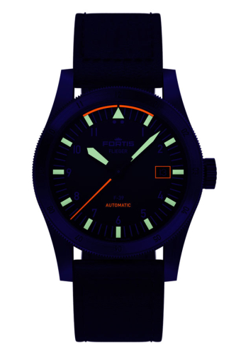 detail Fortis Flieger F-39 Automatic on Aviator Strap F4220006
