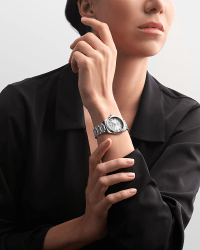 detail Longines Conquest L3.430.4.72.6