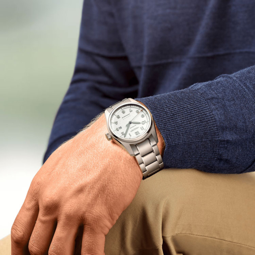 detail Longines Spirit L3.811.4.73.6