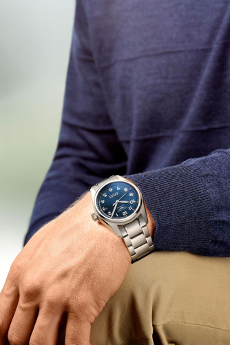 detail Longines Spirit L3.811.4.93.6