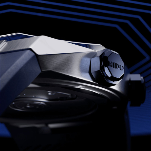 detail Mido Multifort 8 Two Crowns M047.507.17.041.00