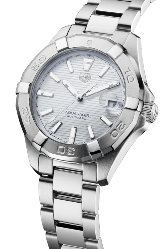 detail Tag Heuer Aquaracer WBD2311.BA0740
