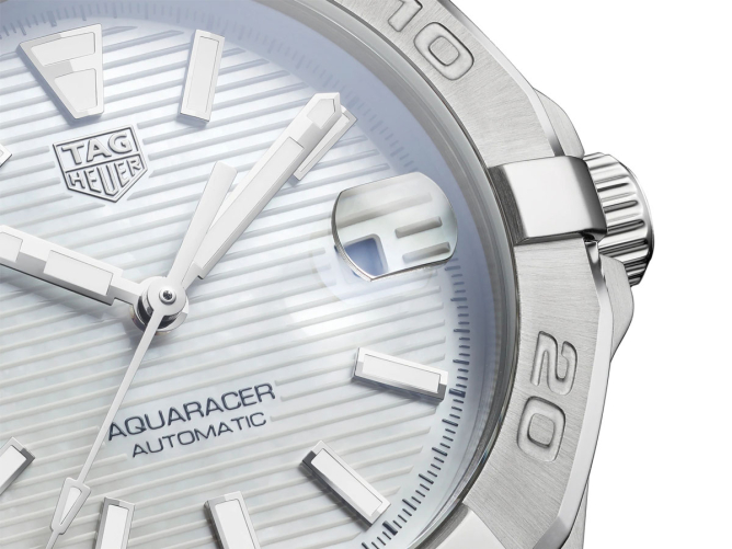 detail Tag Heuer Aquaracer WBD2311.BA0740