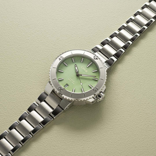 detail Oris Aquis Date 01 733 7770 4157-07 8 18 05P