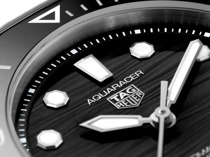 detail Tag Heuer Aquaracer Professional 300 WBP231D.BA0626