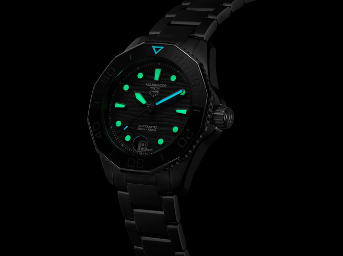 detail Tag Heuer Aquaracer Professional 300 WBP231D.BA0626